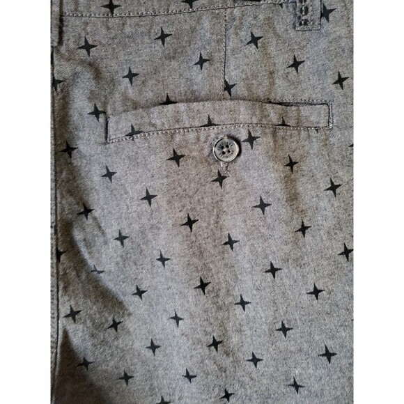 Ecko Unltd Mens Shorts Gray Black Paisley Pattern Size 32 Lightweight - Picture 7 of 9